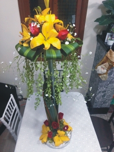 Candelabro con flores